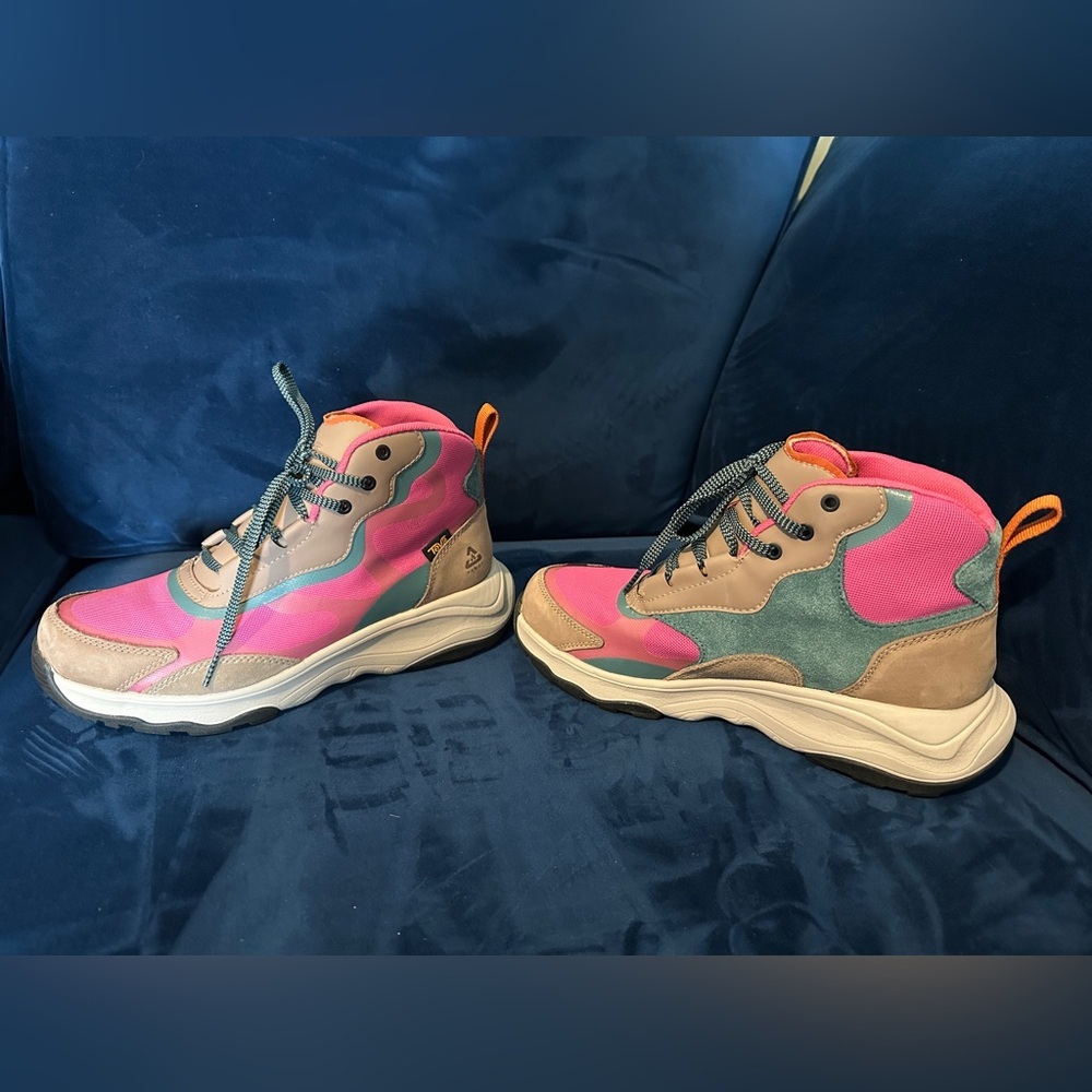 Teva Womens Waterproof Geotrecca Rp Pink, Blue, Tan Hiking Boots US Size 8 - Picture 6 of 13